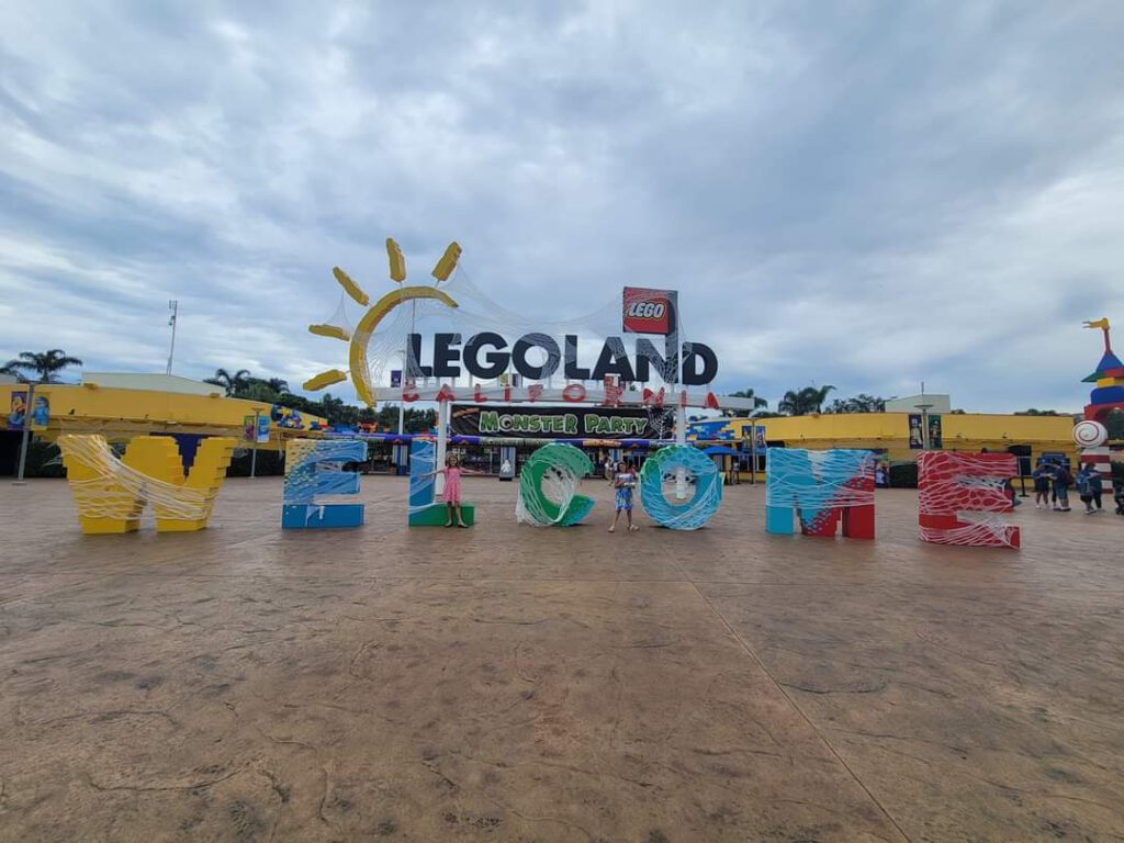 Legoland entrance that says WELCOME with Lego blocks